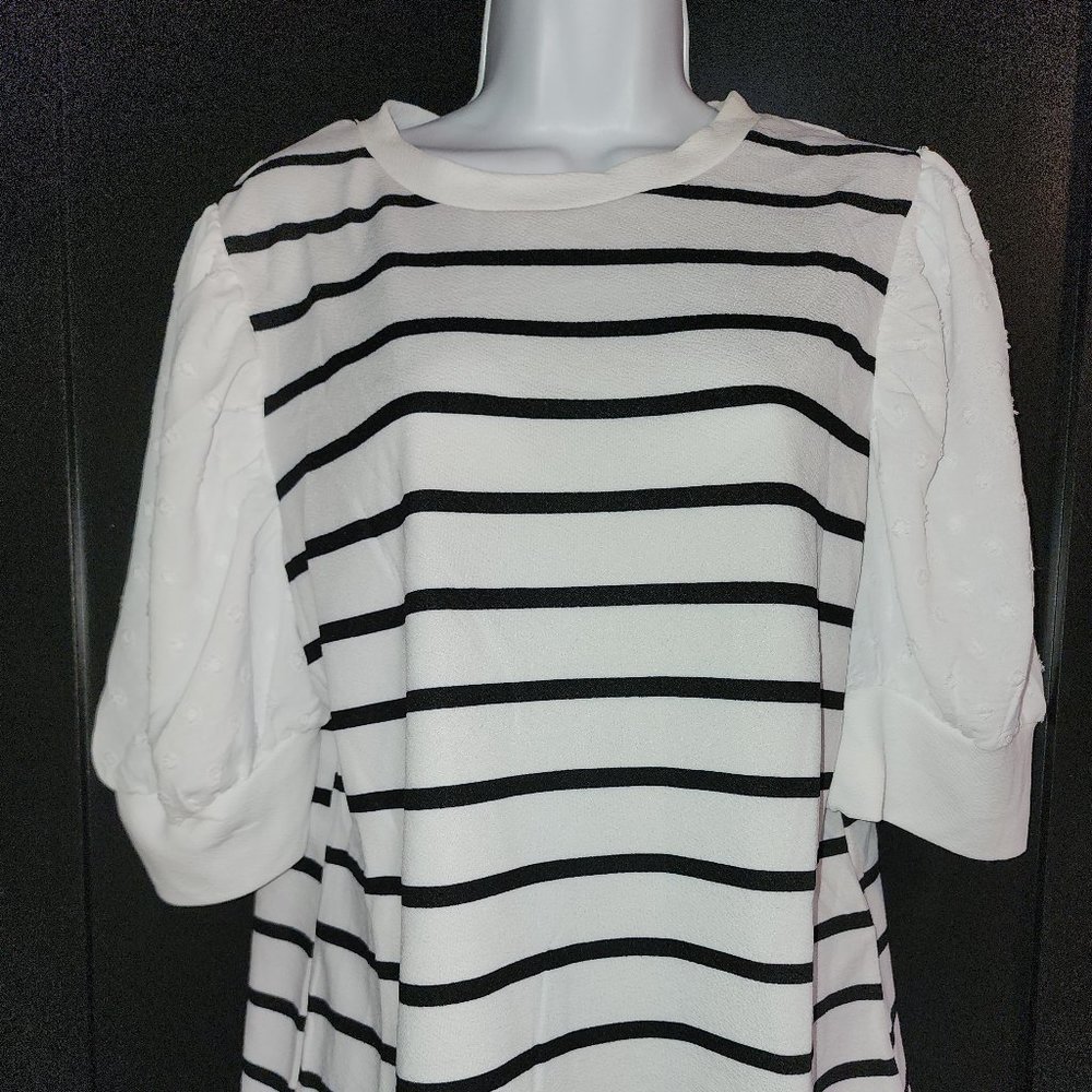 Lularoe Moriella B&W Sz L NWT